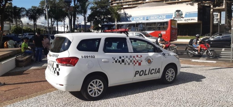 Polícia deve investigar aglomeração ilegal em buzinaço de Marília