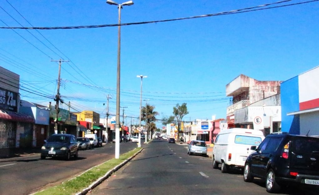 Empresários defendem abertura contra decreto; prefeito pede paciência