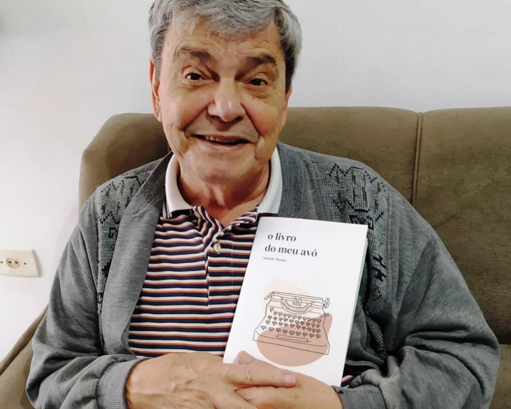 Neta cria livro com textos de avô aposentado em SP e inclui poesia para Marília