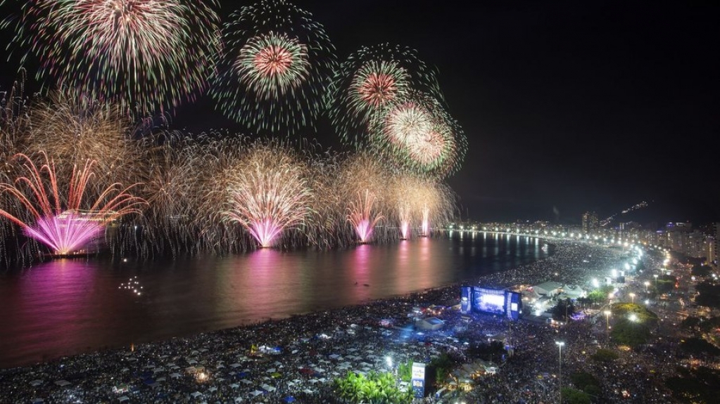 Cidades brasileiras se preparam para o Réveillon 2022; conheça a lista