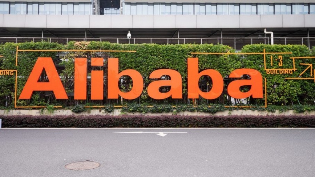 Funcionária do Alibaba acusa chefe e cliente de estupro na China