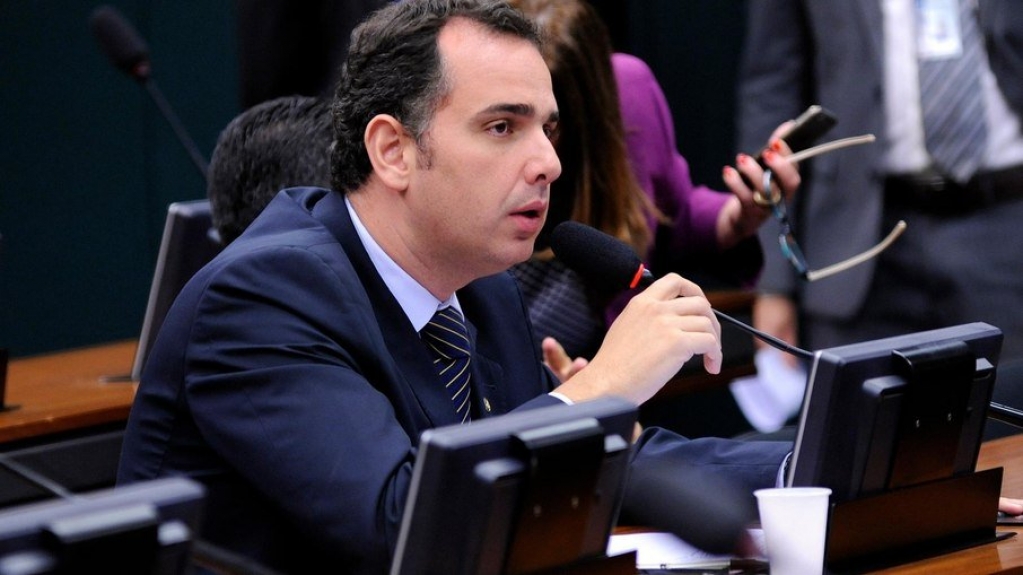 Pacheco revela encontro com general e rechaça crise com CPI: "mal-entendido" Pacheco revela encontro com general e rechaça crise com CPI: "mal-entendido"