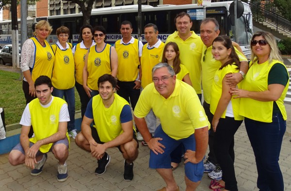 Rotarianos foram à avenida para campanha