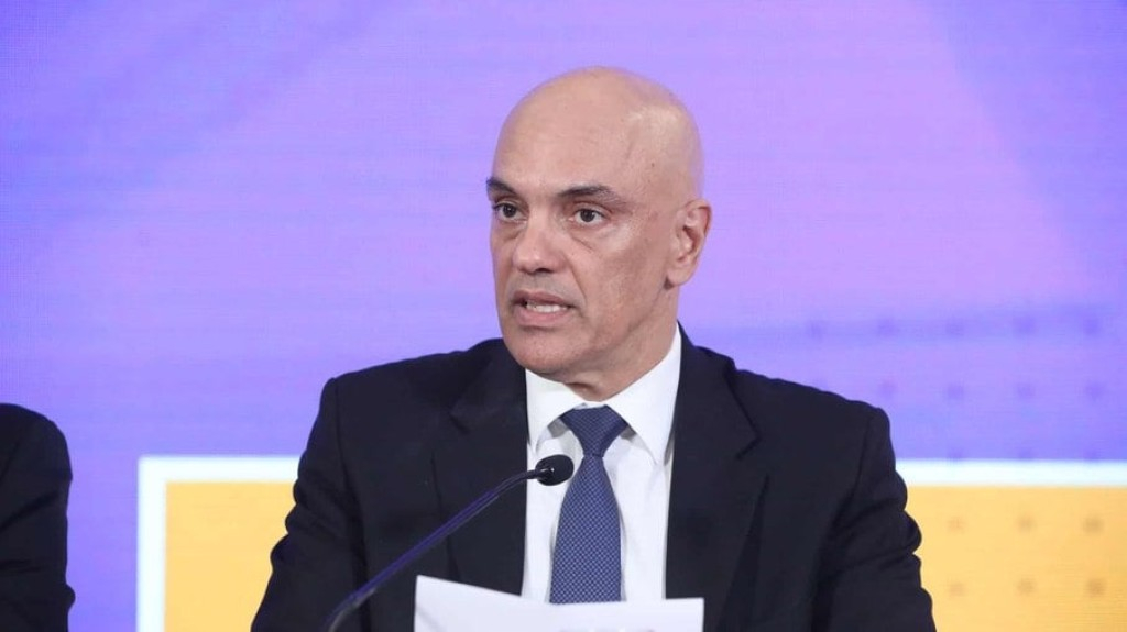 Bolsonarista tem passaporte cancelado por Moraes; saiba o motivo Bolsonarista tem passaporte cancelado por Moraes; saiba o motivo
