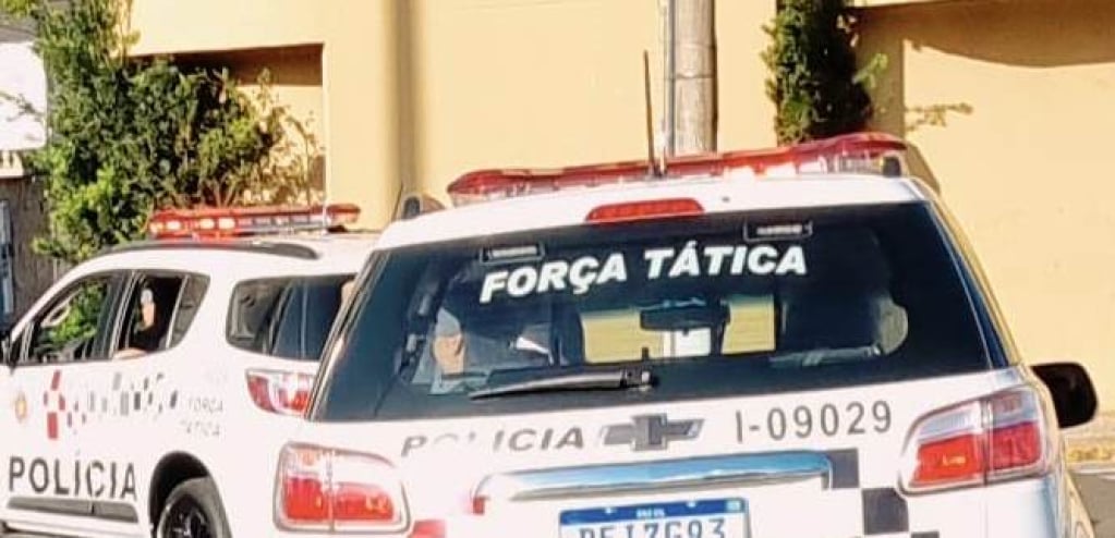 PM prende entregadores do tráfico durante abordagem a carro na zona norte