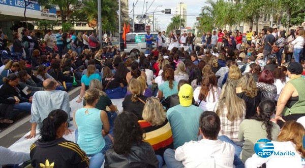 Aula de cidadania durante a grve; agora aula nas férias – Rogério Martinez/Giro Marília