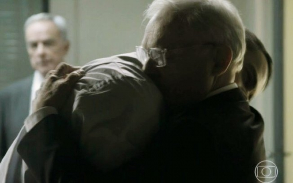 "Império": Maurílio revela segredo a Silviano "Império": Maurílio revela segredo a Silviano