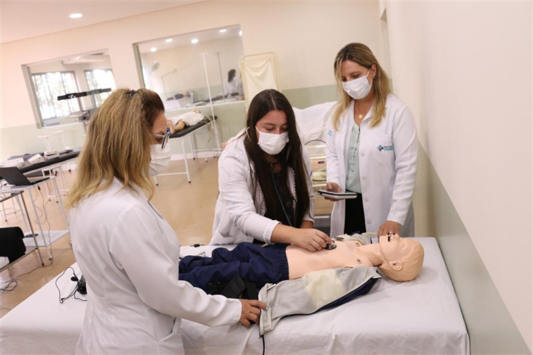 Últimos dias para se inscrever no curso de Medicina da Unimar