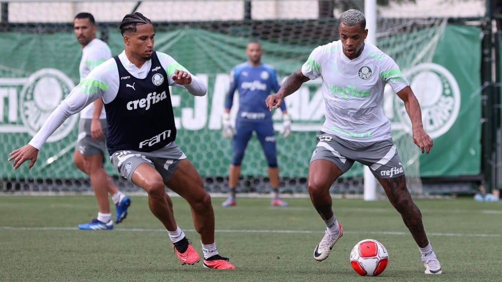 Palmeiras faz primeiro treino com bola da temporada com os novos reforços