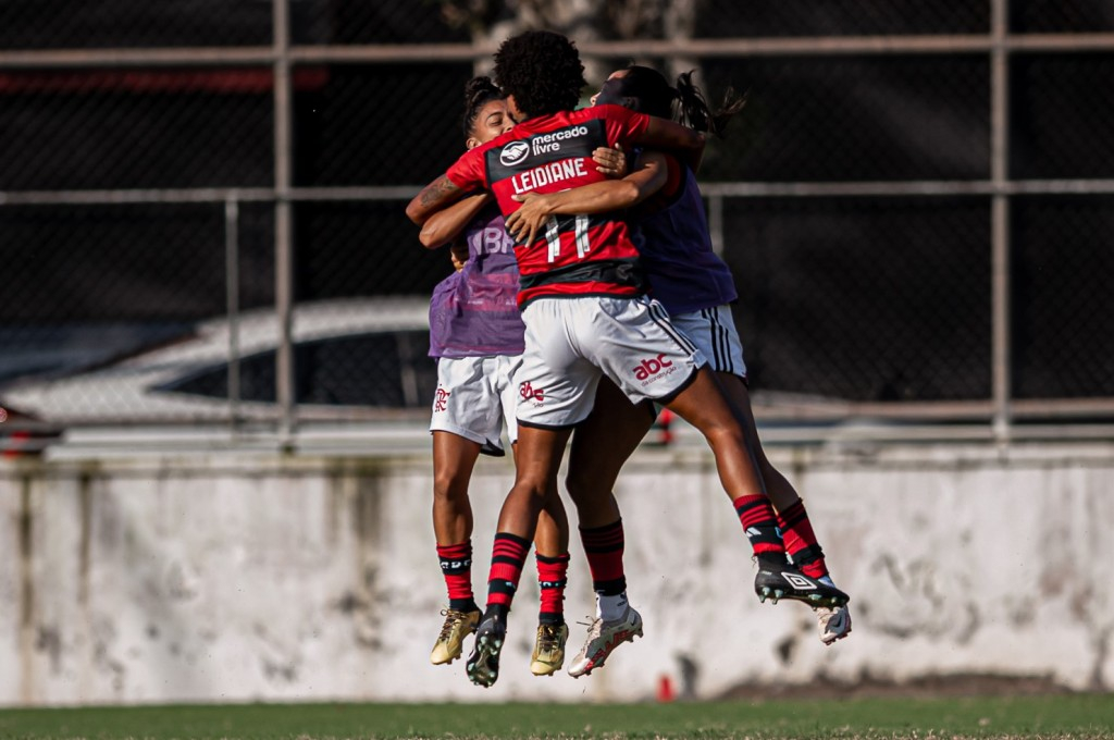 Flamengo vence Internacional por 2 a 1 na última rodada do Brasileirão Feminino