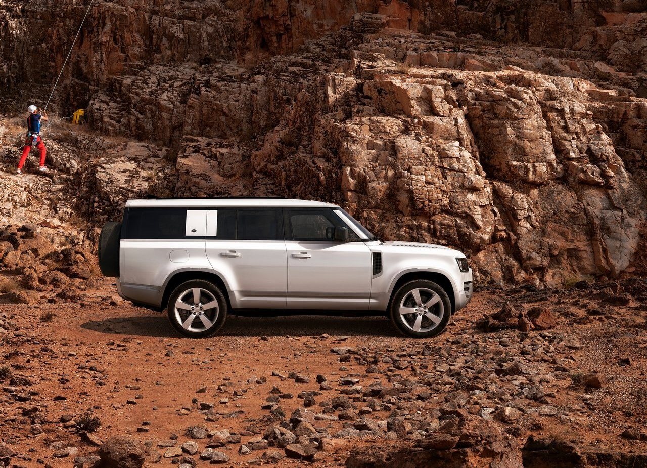 Land Rover Defender 130. Foto: Divulgação