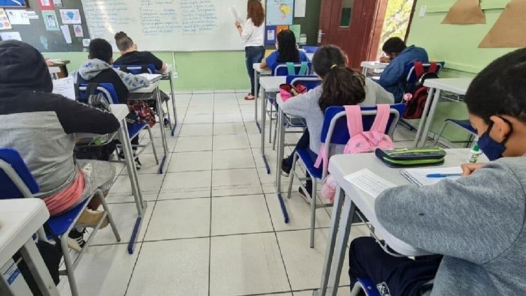 Agência Brasil RS: 18 escolas públicas de Porto Alegre retomam aulas hoje