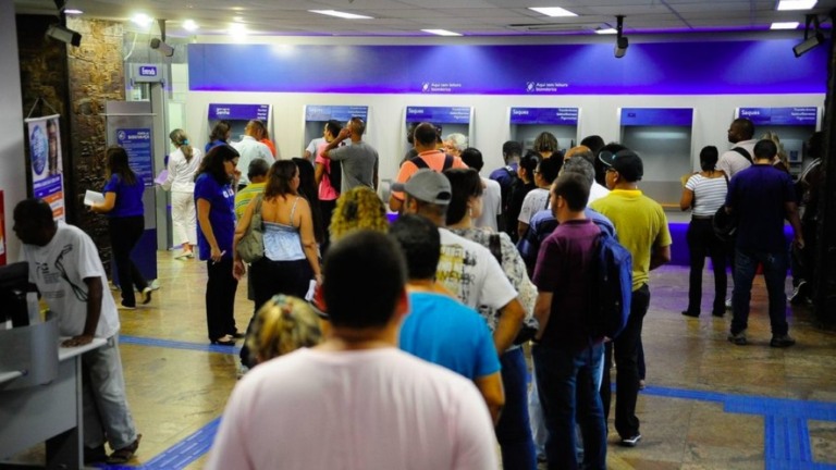 Saque do FGTS: o que fazer se já tiver tido a conta clonada?