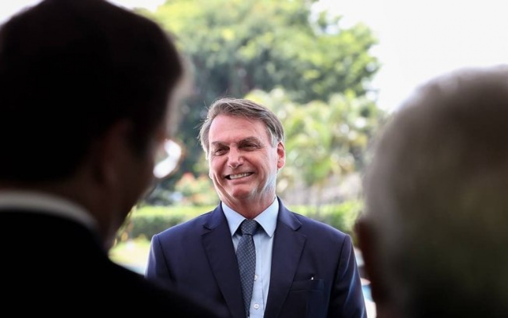 Bolsonaro sanciona lei que prevê medidas para combater o novo coronavírus