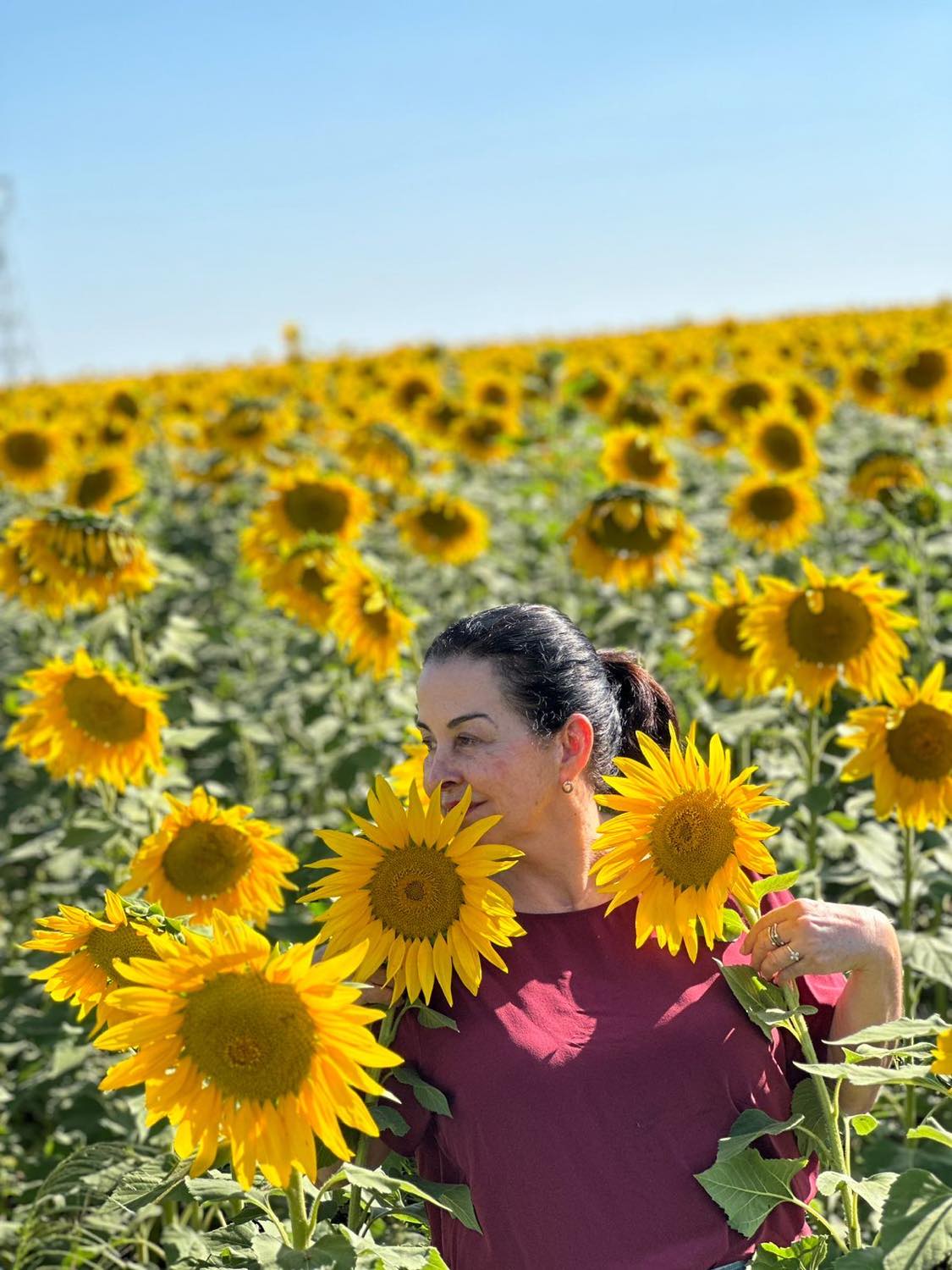 Lucia Martins Coelho Barbosa, é artista plástica e viaja como turista e para estudos e exposições