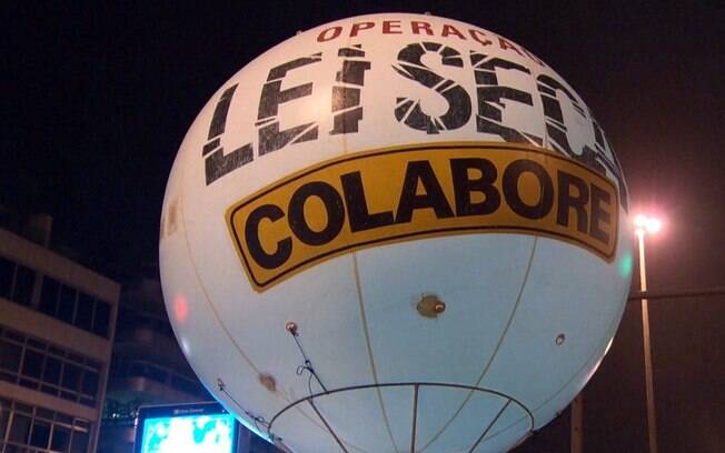 balão com os dizeres 'operação lei seca colabore'