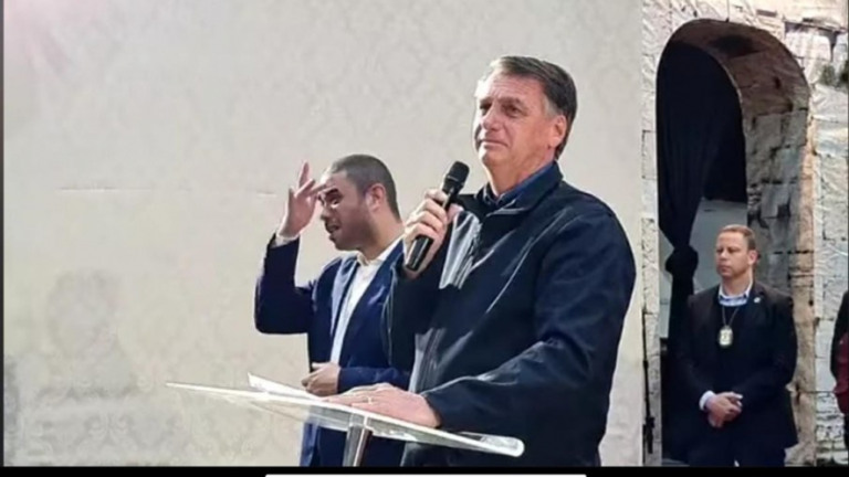 Bolsonaro sobre quem o culpa por falta de emprego: 'Tem que ir atrás'