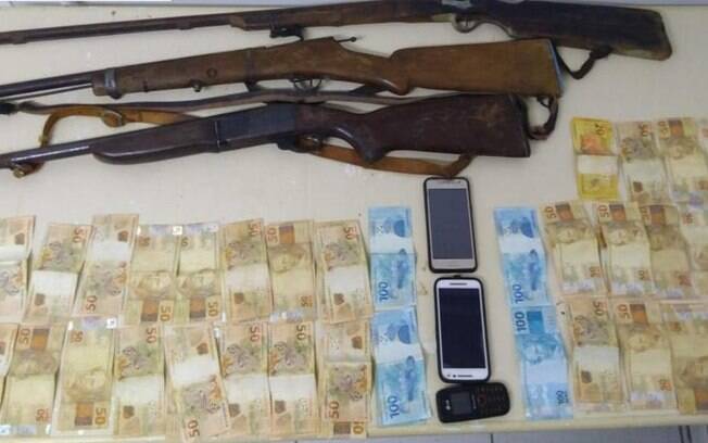 armas e dinheiro