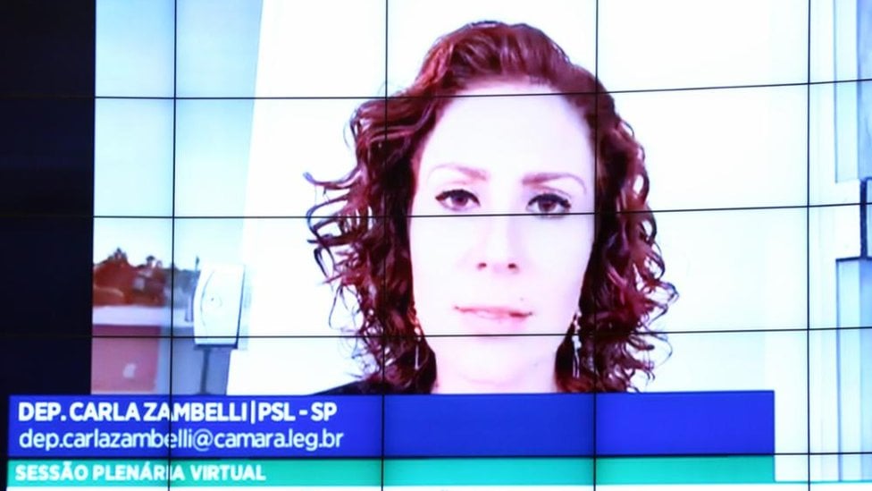 Deputada Carla Zambelli em sessão virtual da Câmara