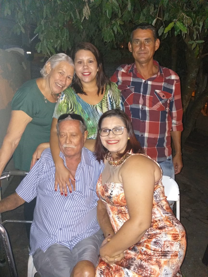 família reunida em foto