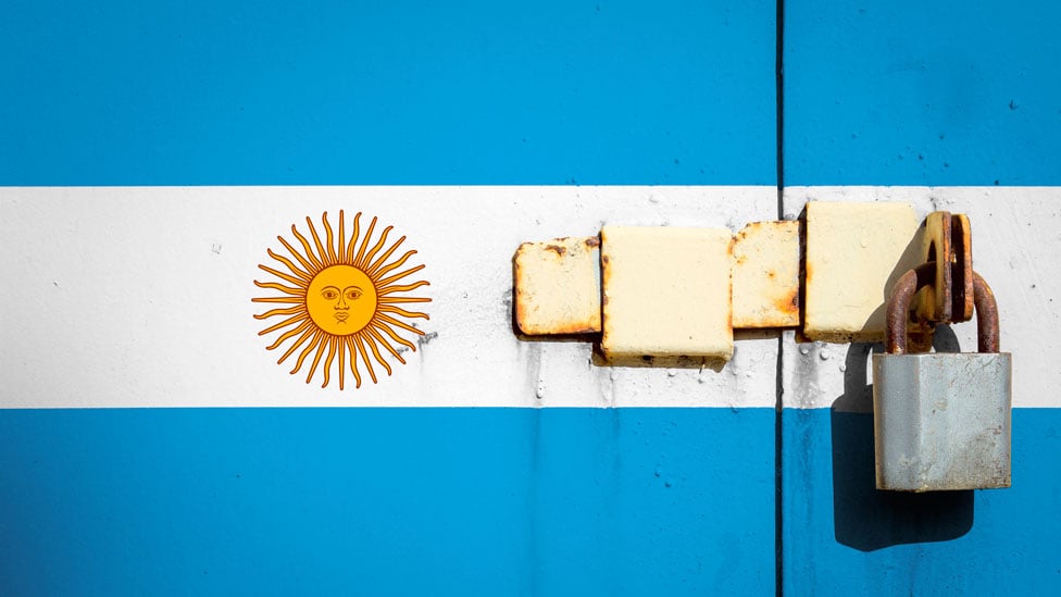 bandeira argentina com cadeado