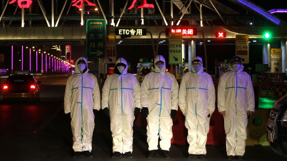 Policial em Xangai, na China