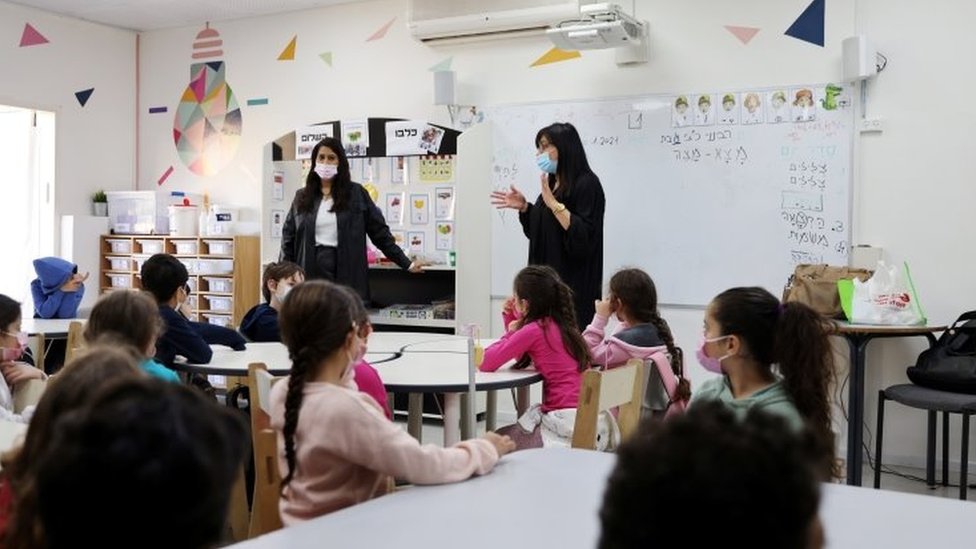 Crianças em escola israelense, em 11 de fevereiro