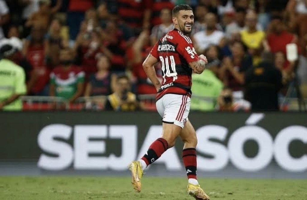 Flamengo vence o Fluminense e garante vaga na final do Campeonato Carioca