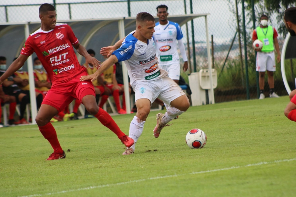 MAC perde na estreia em jogo de gols anulados e chances perdidas