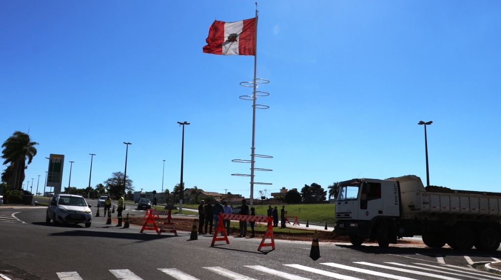 Começam obras para mudar trânsito na Avenida Castro Alves