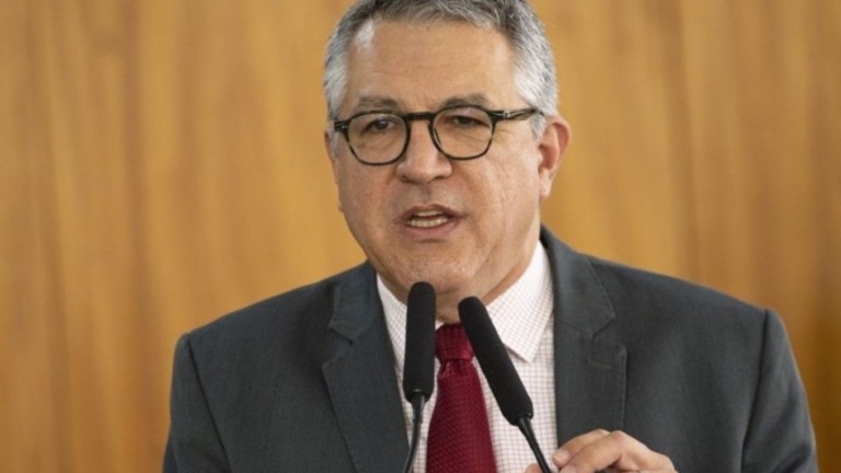 Henrique Neri Governo diz que trabalhará contra PEC que “privatiza” praias
