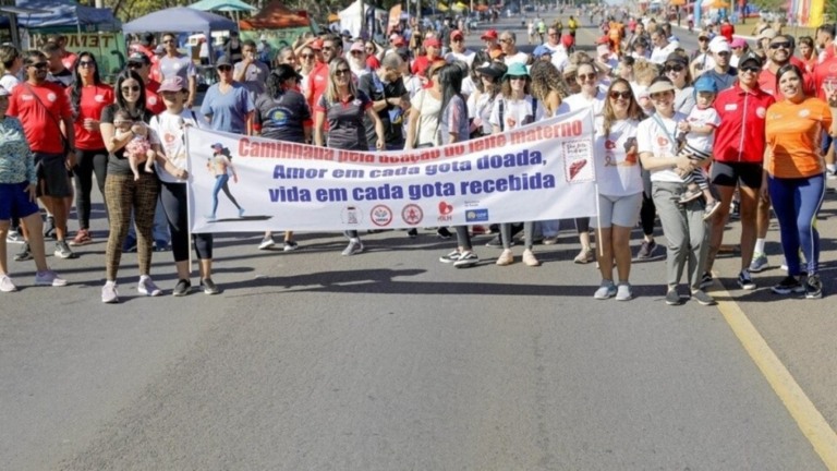 Agência Brasília Caminhada incentiva a doação de leite materno no DF