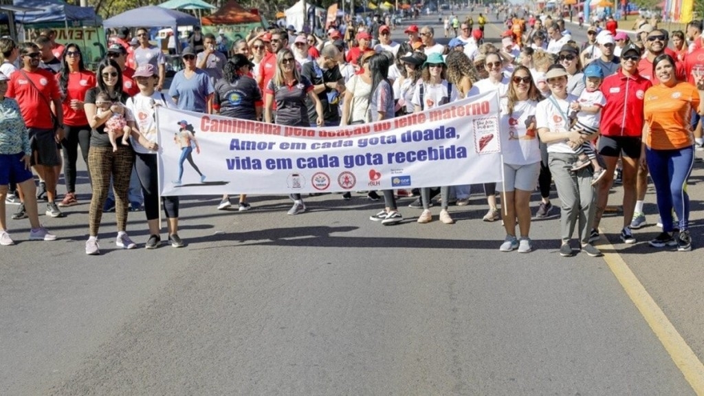 Agência Brasília Caminhada incentiva a doação de leite materno no DF Agência Brasília Caminhada incentiva a doação de leite materno no DF