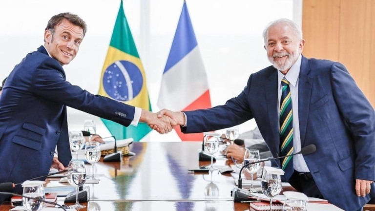 Reprodução/Twitter/@LulaOficial Lula recebeu Macron em Brasília