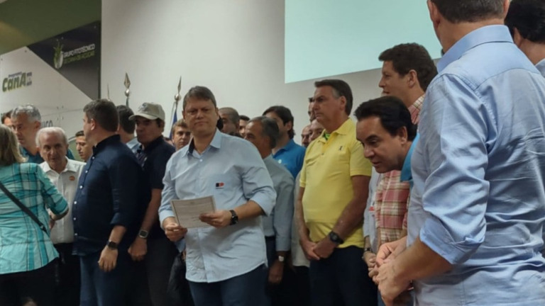 João Vitor Revedilho/Portal iG Tarcísio de Freitas e Jair Bolsonaro na Agrishow