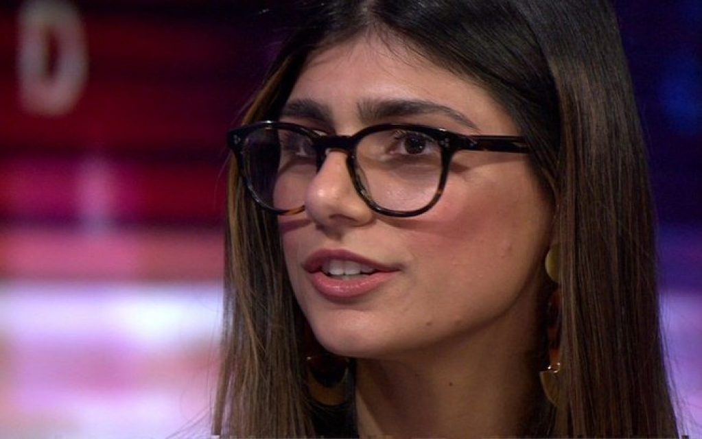 Quem é Mia Khalifa, ex-atriz pornô que 'se ofereceu' para depor na CPI da Covid