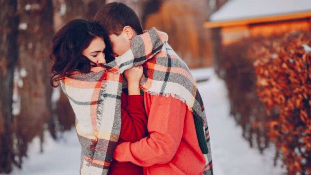 FreePik O inverno chegou e com ele o fenômeno de namoro chamado Cuffing Season