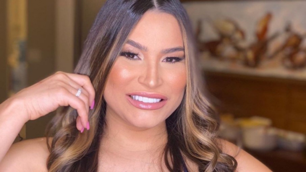 Raissa Barbosa é vítima de golpe e tem WhatsApp clonado: 'Não sou eu' Raissa Barbosa é vítima de golpe e tem WhatsApp clonado: 'Não sou eu'