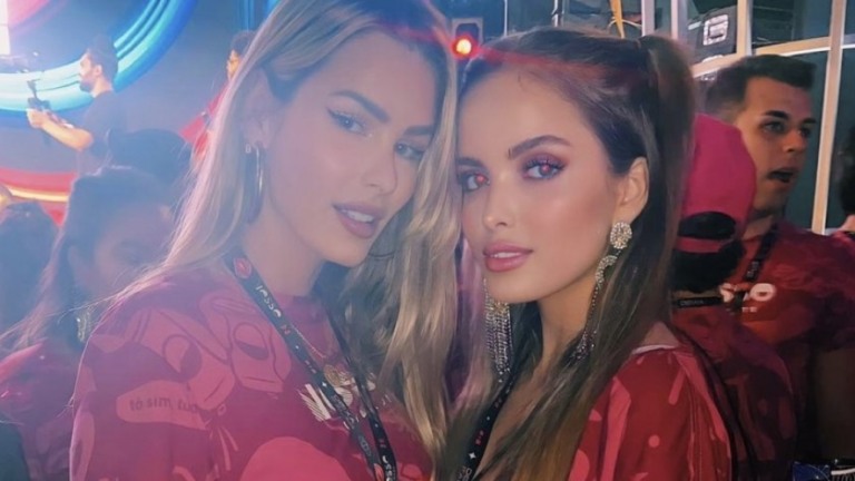 Giovanna Chaves ganha elogio de Yasmin Brunet em sambódromo: "Boneca"