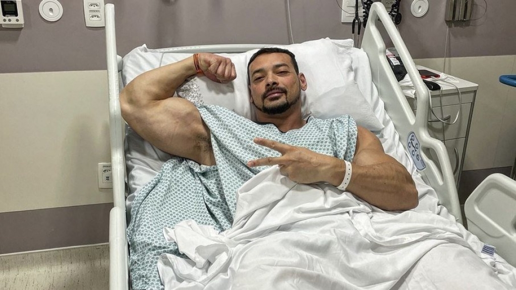 "Estou em recuperação", diz Felipe Franco ao postar foto em cama de hospital