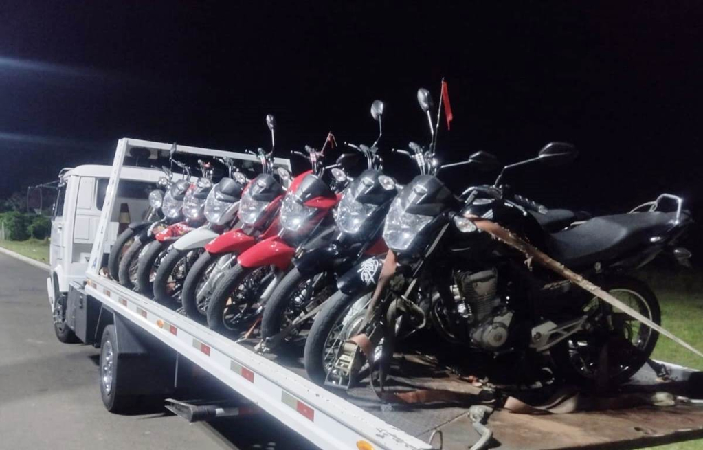 Denúncia de manobras de risco provoca apreensão de oito motos em Marília