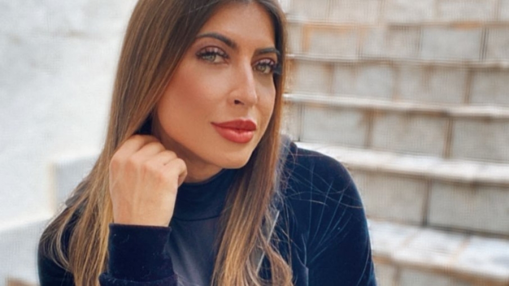 Ex-BBB anuncia que está grávida de gêmeas Ex-BBB anuncia que está grávida de gêmeas