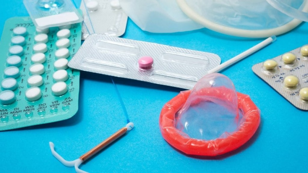 Casos e mortes por causa do HIV voltam a crescer entre homens no país