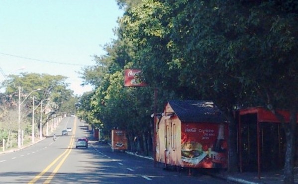 Justiça fixa prazo para retirar traillers de avenida em Marília