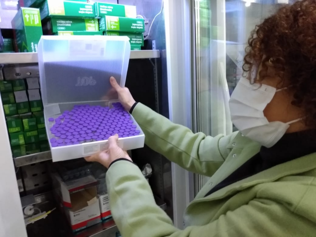 Unidades de saúde vão abrir sábado para vacina contra Covid, gripe e sarampo