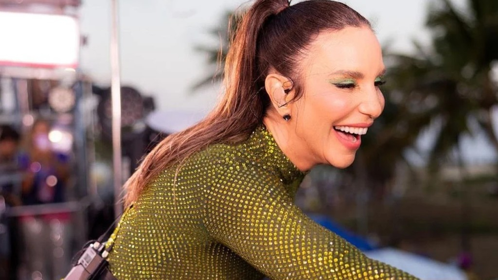 Ivete Sangalo para show para dar bronca em foliã: ‘Mulher reclamou da música’