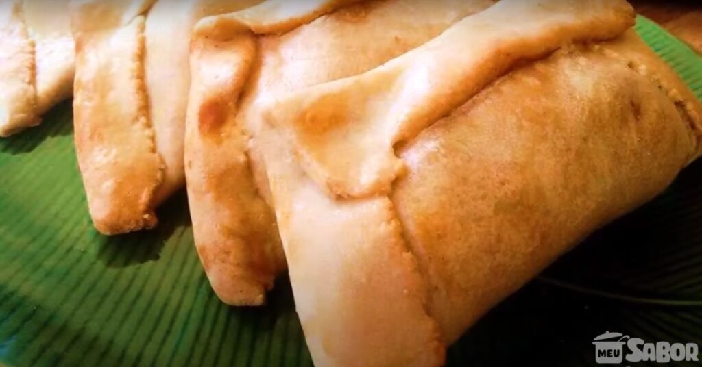 Que tal aprender a fazer essa guloseima tradicional? Empanada chilena