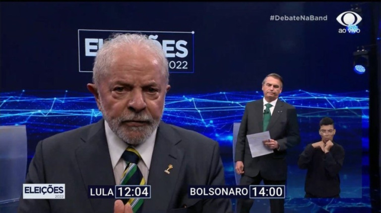 Bolsonaro questiona Lula sobre o esquema de corrupção do 'petrolão'