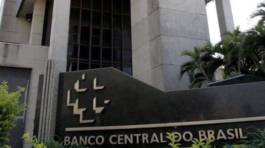 Prévia do PIB interrompe ciclo de altas e cai 1,13% em agosto, diz BC Prévia do PIB interrompe ciclo de altas e cai 1,13% em agosto, diz BC
