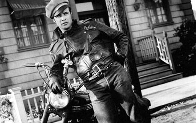 Marlon Brando e sua Triumph Thunderbird 6T 1950 em 